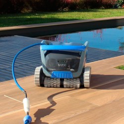 Automatic pool cleaner Dolphin Supreme M700