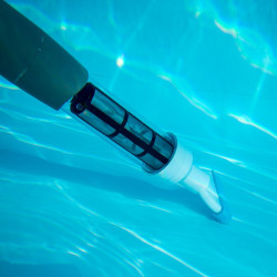 Limpiafondos de batería para piscinas y spas Gre Pole Vac AB
