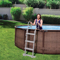 Escalera para piscinas desmontables Bestway 107 cm.