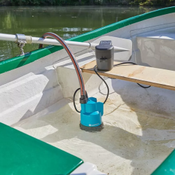 Pump Sumergible GARDENA Aguas Limpias a batería 2000 l/ h